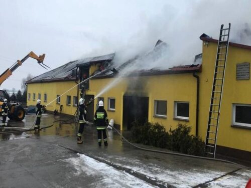 pożar gospodarstwa, świętokrzyskie, Kolonia Grzybów, straż pożarna, gowin, pomorze