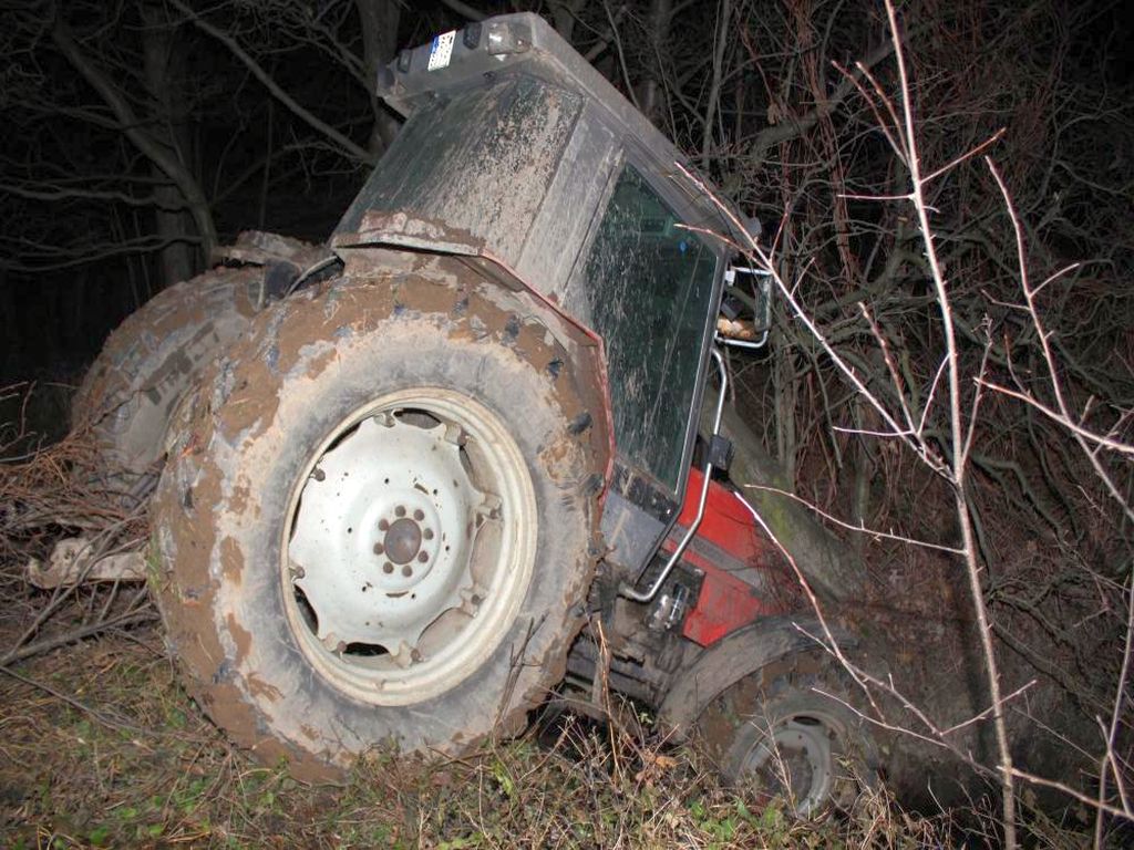 wypadki z udziiałerm ciągników, bochnia, małopolska, biała piska, pijani traktorzyści