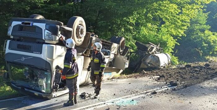 Odletajka, powiat hrubieszowski, cysterna z mlekiem w rowie, wypadki na drogach