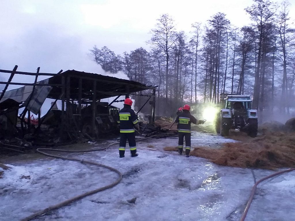 pożar, strażacy, OSP, pożar we wsi budry, warmińsko-mazurskie
