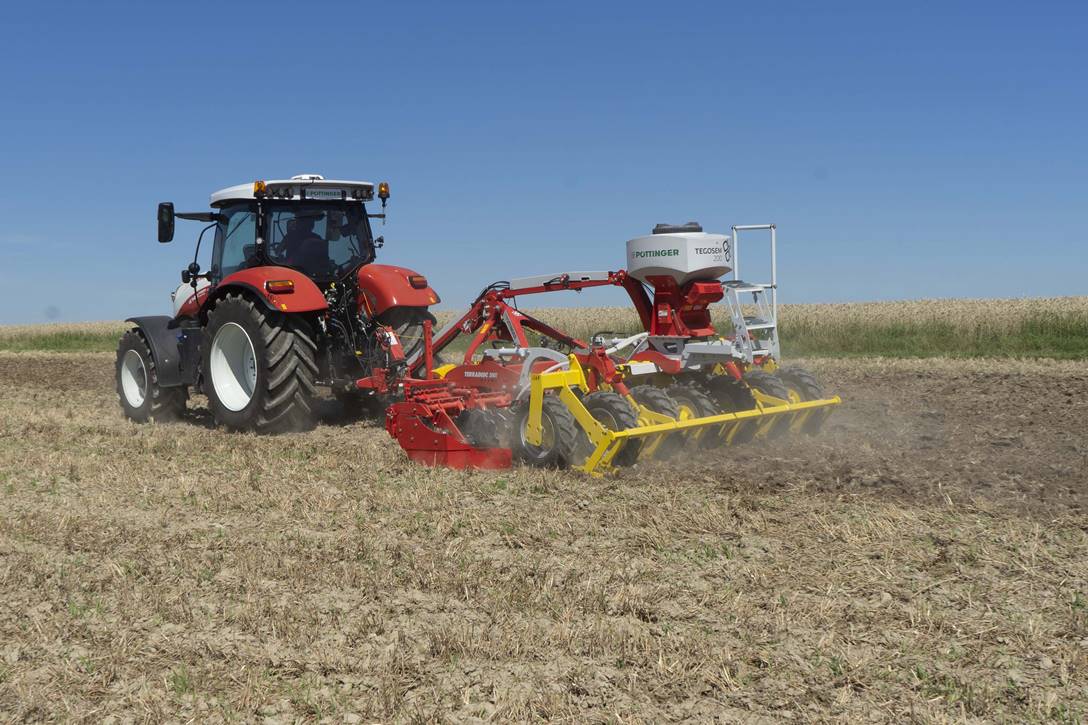 Pöttinger, maszyny do zbioru zielonek, przyczepy samozbierające Jumbo 7000, RPT, Rolniczy Przegląd techniczny