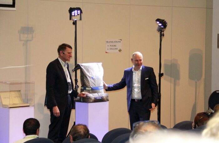 Trouw Nutrition, bydło, cielęta, preparat, premiks