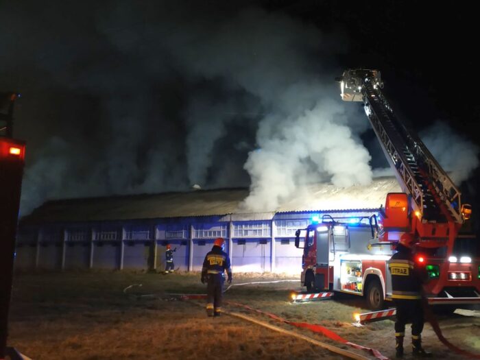 pożar gospodarstwa, świętokrzyskie, Kolonia Grzybów, straż pożarna, gowin, pomorze