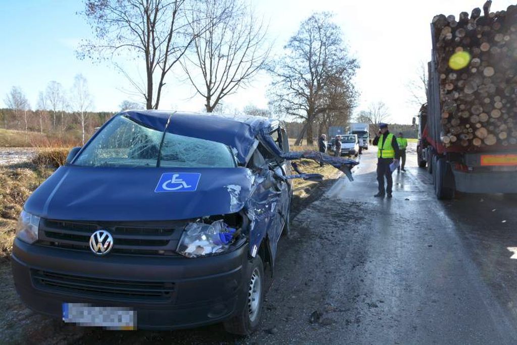 wypadki na drogach, nowa kiszewa, kościerzyna, trasa s5, rawicz