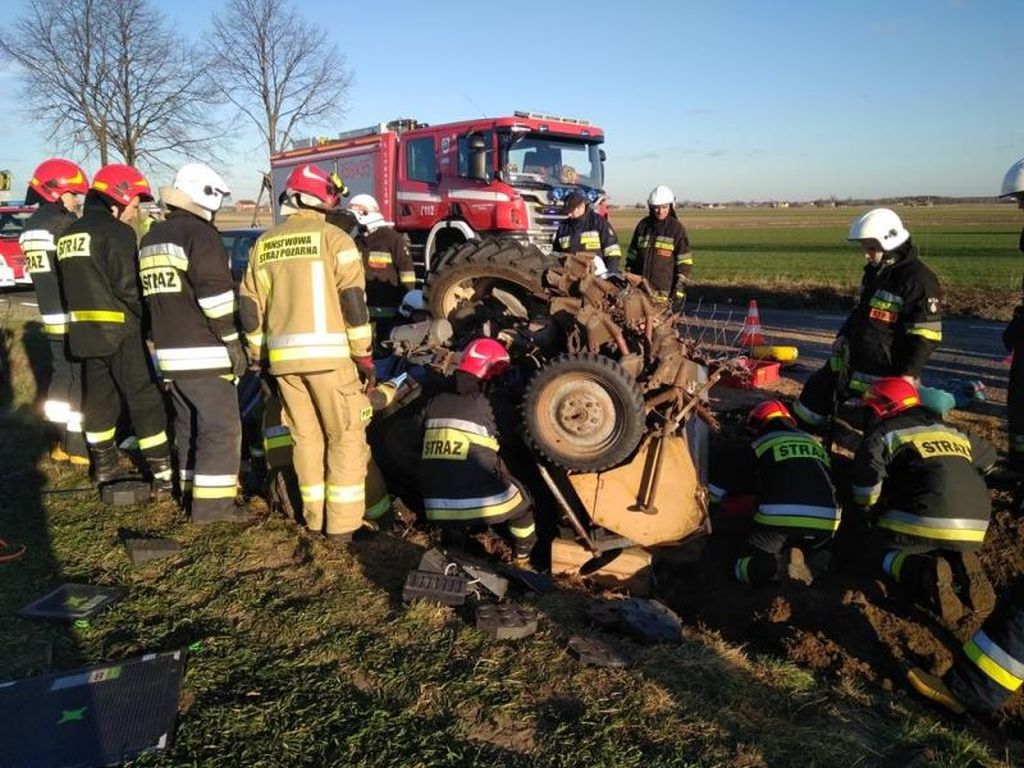 wypadki z udziałem ciągników rolniczych, Żelazków, powiat kaliski, KM PSP Kalisz, Radosław Marek