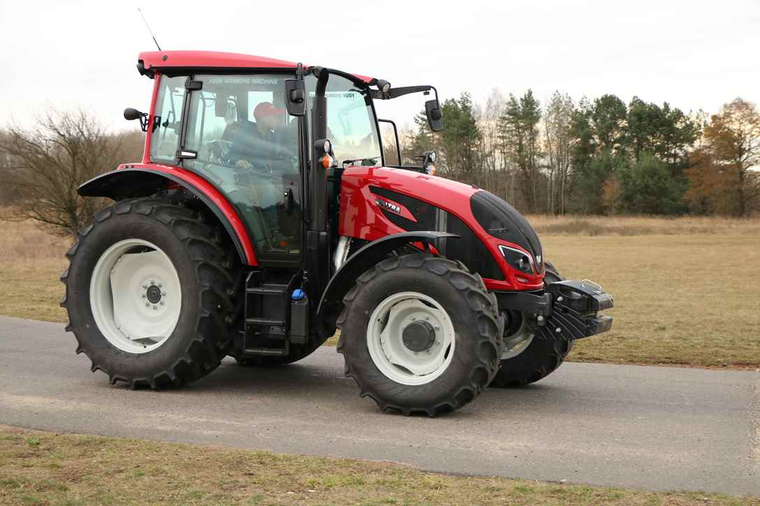 ciagnik valtra