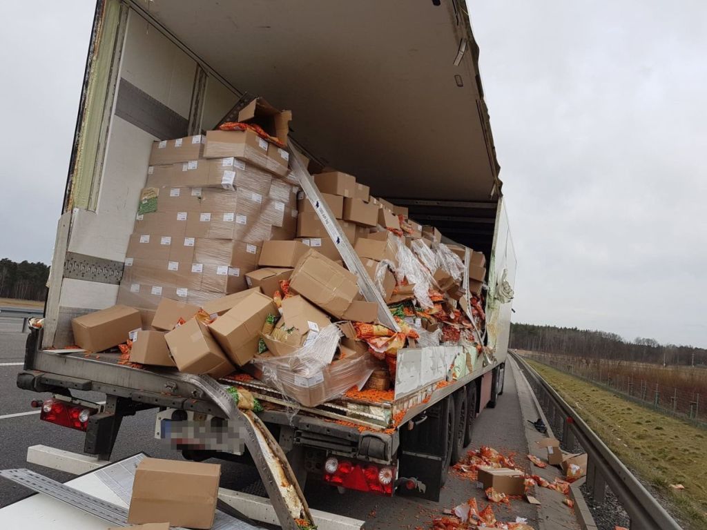 wypadki na drogach, nowa kiszewa, kościerzyna, trasa s5, rawicz