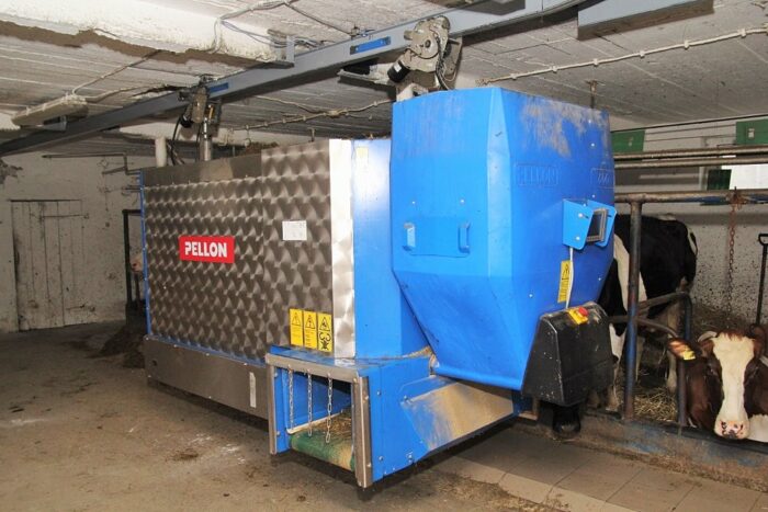 Robot Pellon Combi, TMR, pasza objętościowa, obora uwięziowa