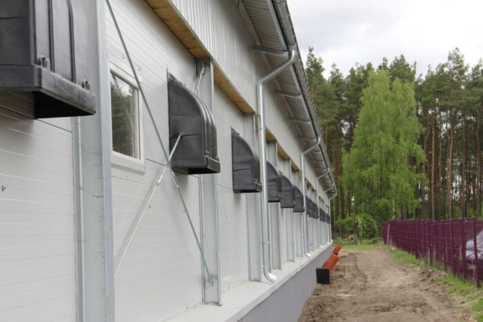 ustawa odorowa, budynki inwentarskie, chlewnie, fermy drobiu, uciążliwości zapachowe, Henryk Kowalczyk