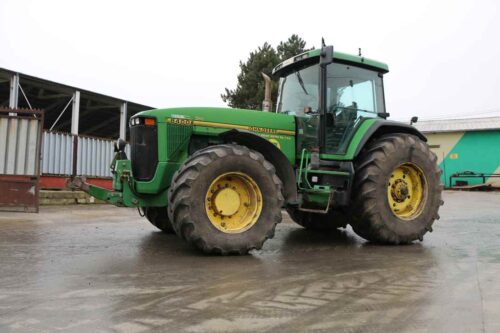 John Deere 8400
