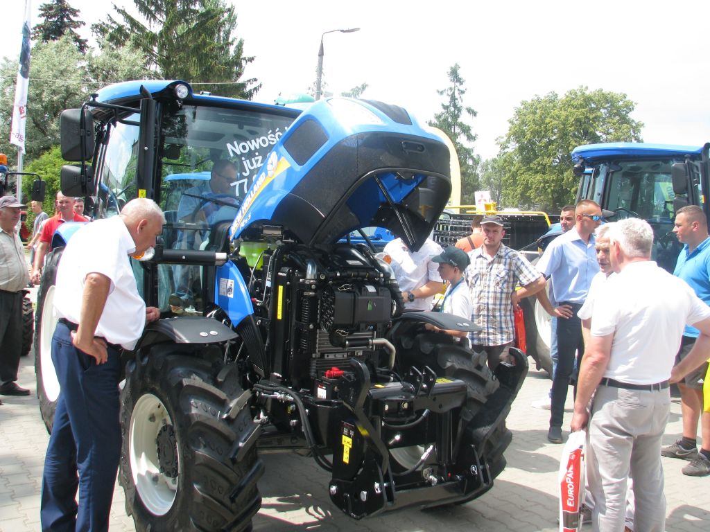 branża maszyn rolniczych, PIGMiUR, sprzedaż ciągników, rejestracja ciągników