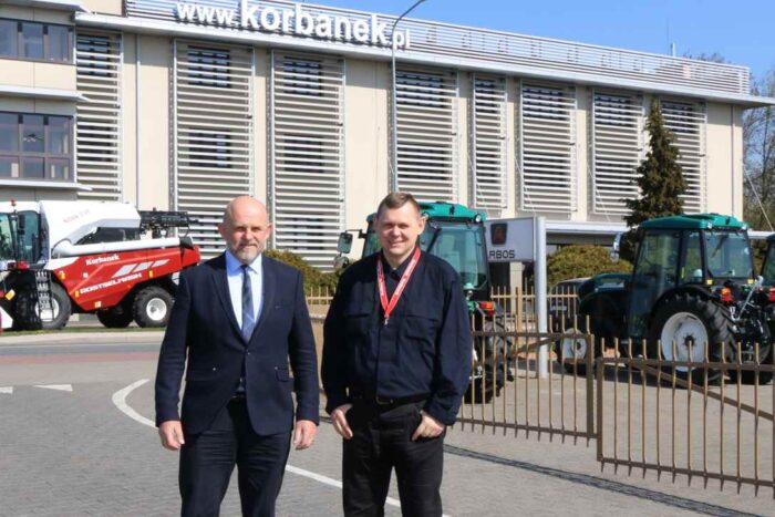 Paweł Korbanek z synem Adamem