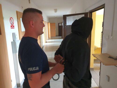 pożary w gospodarstwach, podpalacze, kalisz, kartuzy, pożar stodoły