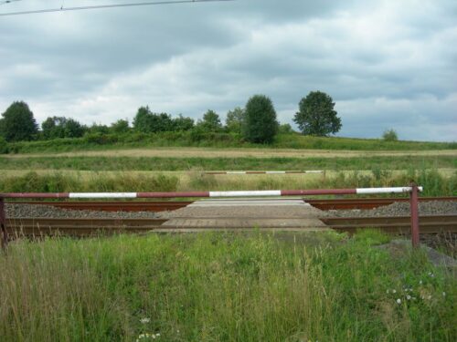 szczepice, gmina kcynia, PKP Polskie Linie Kolejowe, dojazd do pól i łąk, przejazd kolejowy