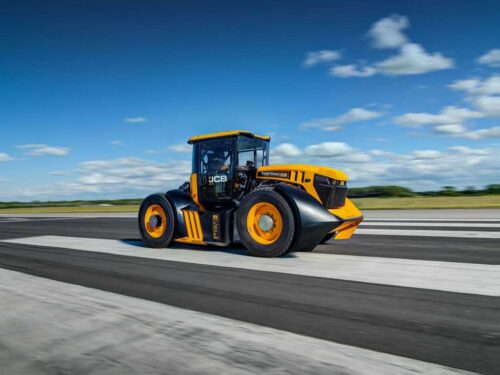 jcb fastrac_ciagnik jechał 166 km/h