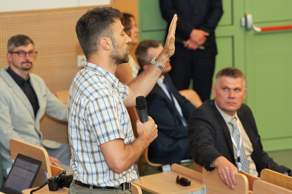 Państwowy Instytut Weterynaryjny w Puławach, wirus asf, prrs, lekarze weterynarii