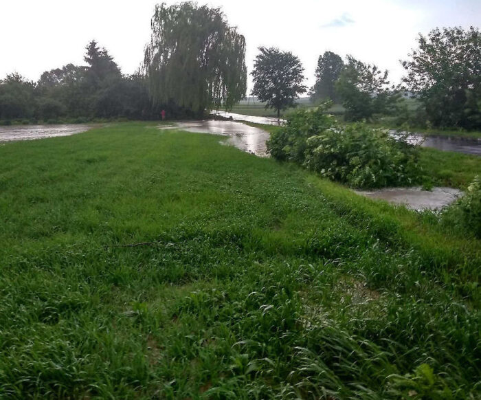 Sahryń, woda, rów, ulewa