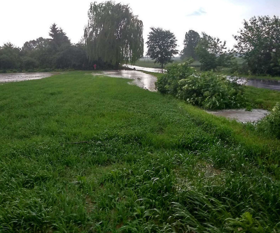 Sahryń, woda, rów, ulewa