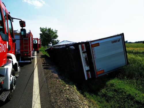 Jeżowe, powiat niżański, podkarpacie, ciężarówka przewożąca ciągniki, kpp w nisku, wypadki na drogach