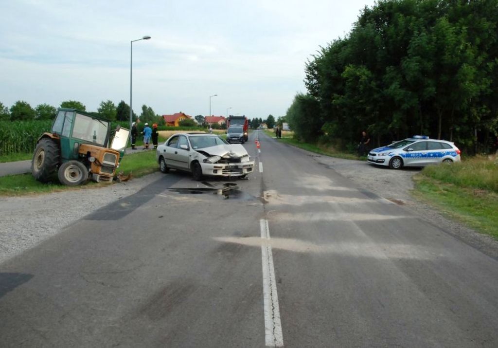 wypadki z udziałem ciągników, wypadki na drogach, Strzeszkowo, powiat wągrowiecki, szówsko, powiat jarosławski