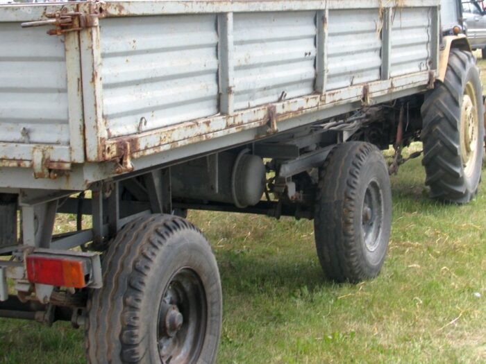 mężczyzna pod prztczepą, Siedliska, powiat tomaszowski, gmina Lubycza Królewska