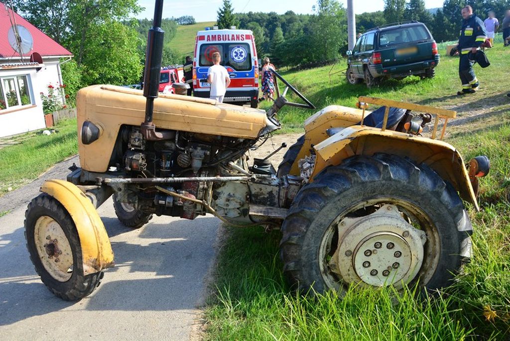 wypadki z udziałem ciągników, Bałucianka, powiat krośnieński, KMP krosno, Lotnicze Pogotowie Ratunkowe