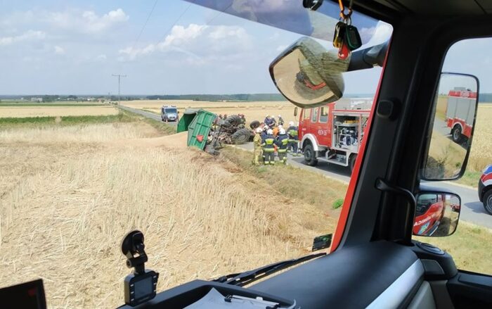 wypadki z udziałem ciągników, wypadki na drogach, Zachorzów, gmina Sławno, powiat strzelecki