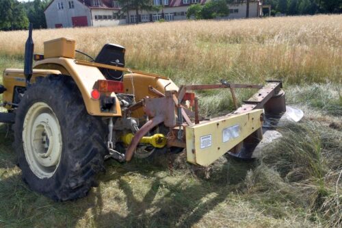 leszcze, powiat kolbuszowski, wypadek na łące, wypadek podczas koszenia, KPP w Kolbuszowej