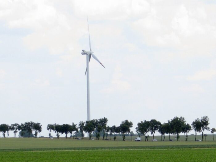 elektrownia wiatrowa, kradzież kabli elektrycznych, gmina Wola Krzysztoporska, piotrków trybunalski