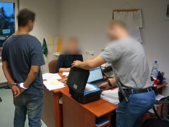 kradzież borówek, kradzież masła, gmina Pawłów, powiat starachowicki