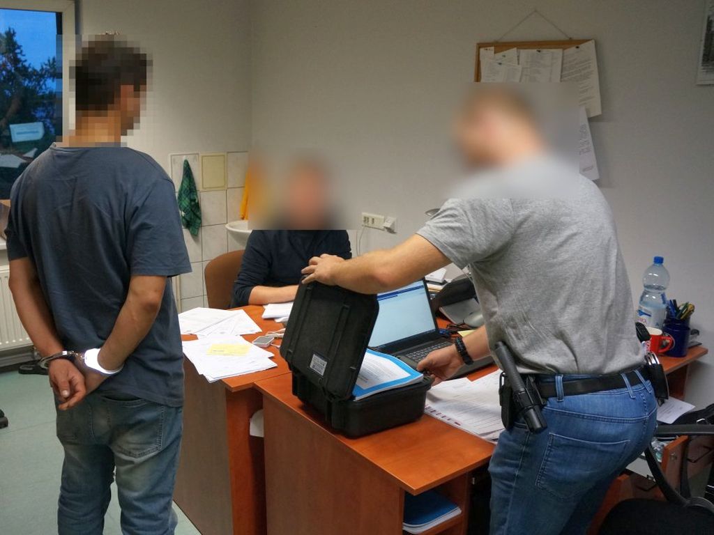 kradzież borówek, kradzież masła, gmina Pawłów, powiat starachowicki
