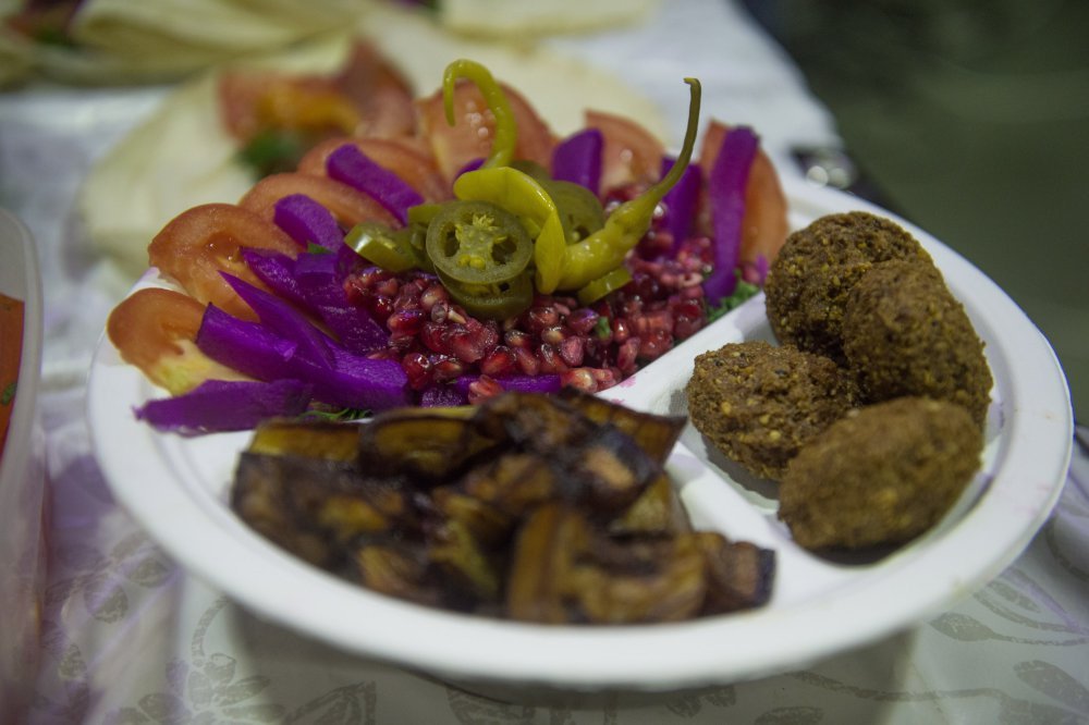 produkty wegańskie, żywność wegańska, weganizn, mięso i sery z roślin