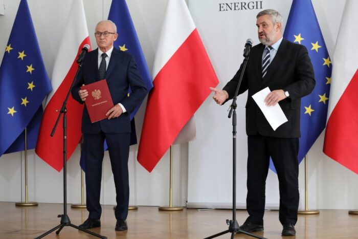 prąd, energia elektryczna, urząd regulacji energetyki, odnawialne źródła energii, stawki dystrybucyjne