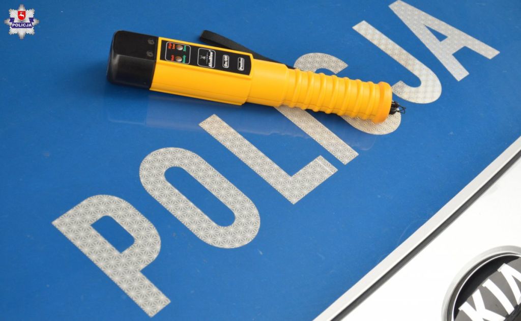 wypadki na drogach, pijani traktorzyści, policja, zakaz prowadzenia pojazdów mechanicznych, badanie alkomatem