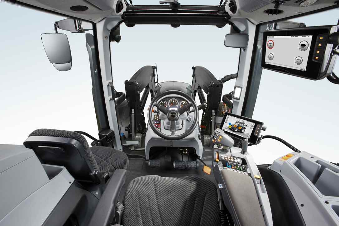 Valtra_dwa terminale_ISOBUS