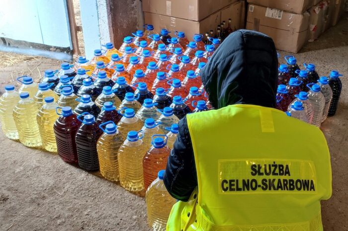 bimbrownia, nielegalna produkcja alkoholu, Szudziałowo, powiat sokólski, Krajowa Administracja Skarbowa