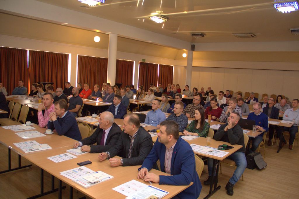 Melasa drink Tofi, dodatek paszowy, bydło mleczne, żywienie krów, TMR