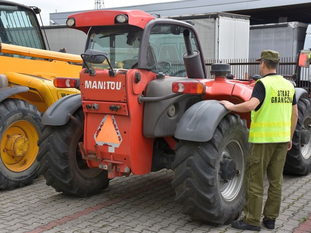 przejście graniczne w Dorohusku, ładowarka teleskopowa manitou, straż graniczna, kas