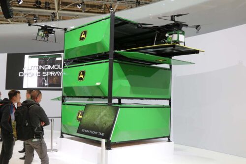 dron do oprysków_stacja dokująca dronów_John Deere