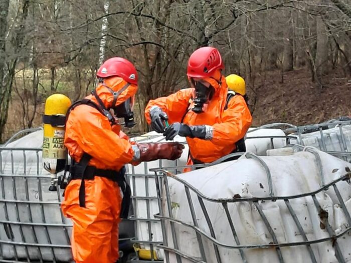 beczki z chemikaliami, boruja, węgielnia, nadleśnictwa