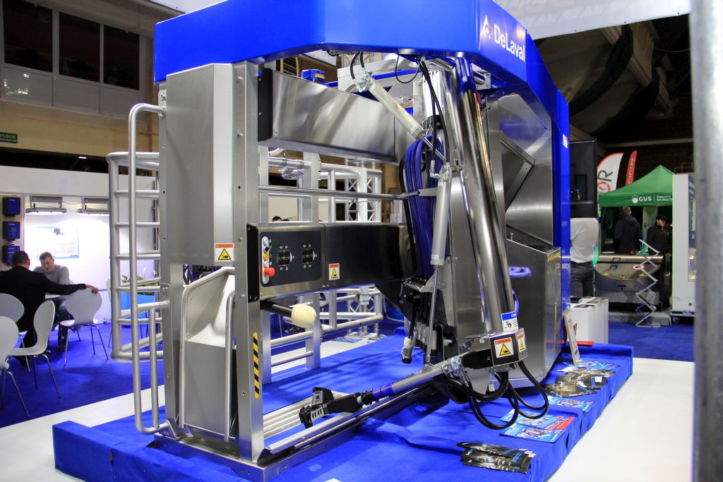 DeLaval, robot VMS, analiza poziomu progesteronu