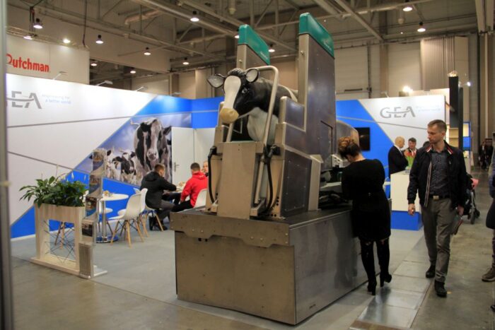 Targi Ferma, Znak Nowość, Złoty Medal, bydło mleczne, karuzela udojowa,