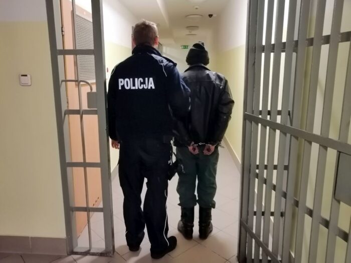 Gorzkowice, gmina ręczno, powiat piotrkowski, napad na sąsiadkę