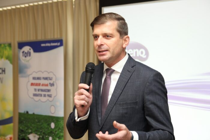 Pfeifer&Langen Polska, Melasa Drink Tofi, krowy mleczne, apetyt krów, TMR, melas buraczany, metan, globalne ocieplenie