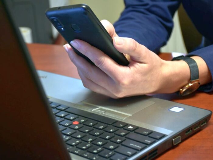 pandemia koronawirusa, oszustwa, policja