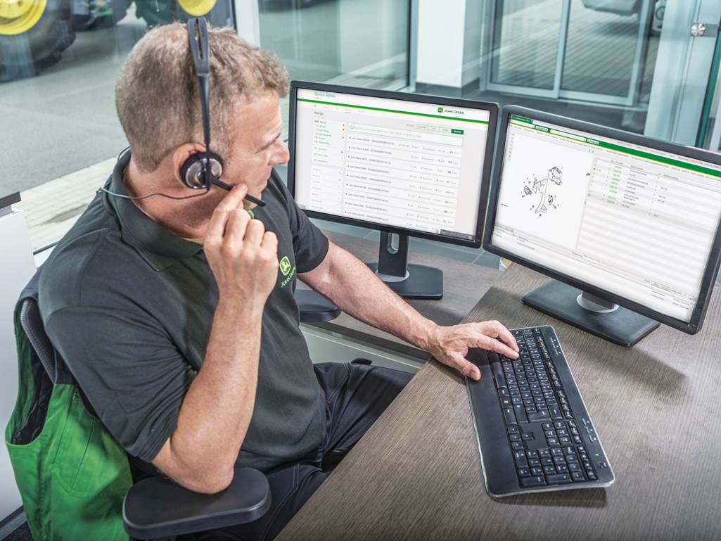 John Deere - zdalna obsługa lkienta i doradztwo