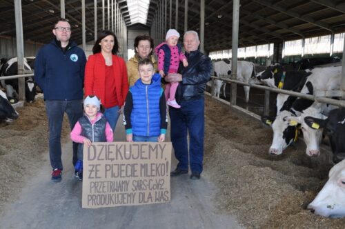 Dziękujemy, że pijecie mleko, mleko, nabiał, hodowcy bydła, producenci mleka, konsumenci, koronawirus, bydło mleczne