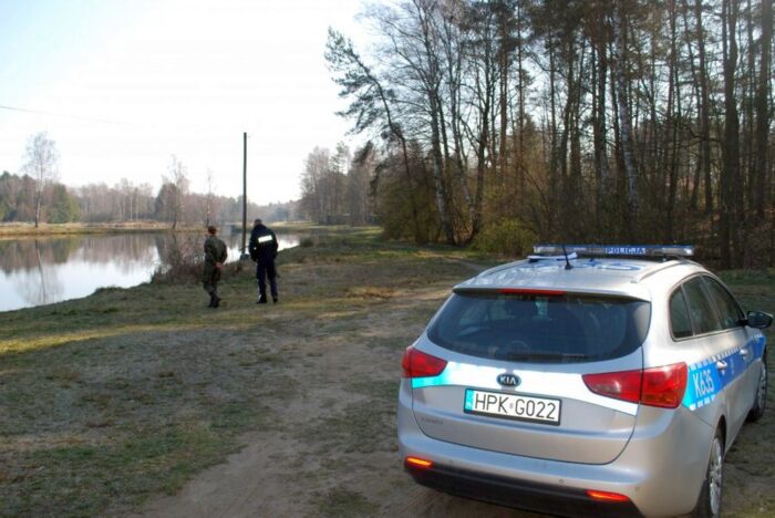 pijany mężczyzna w stawie, Witkowice, powiat oświęcimski