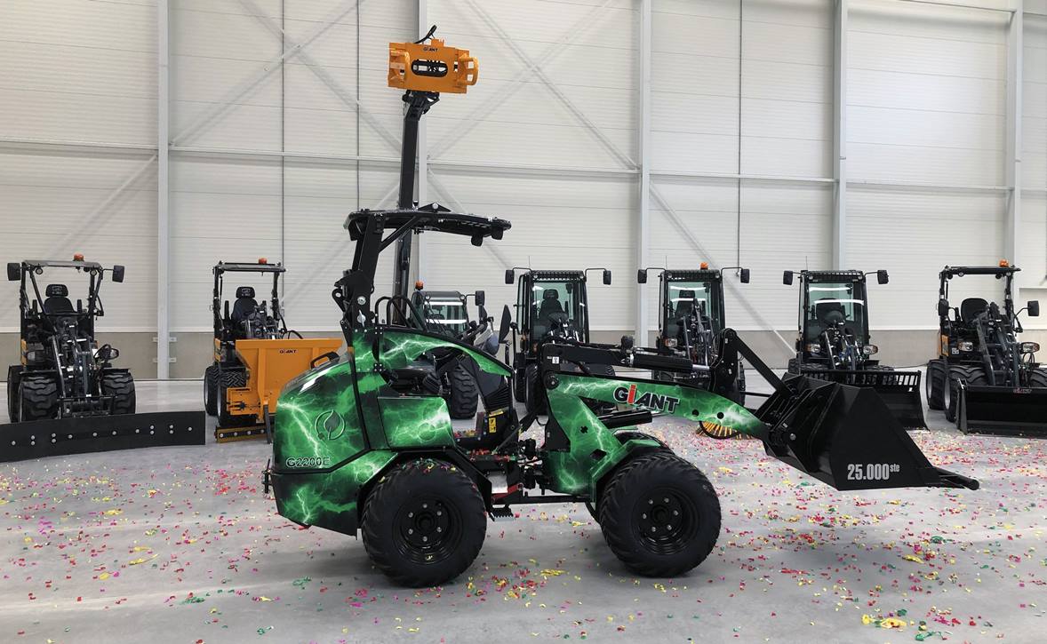 Fabryka Tobroco Giant wyprodukowała 25-tysięczna ładowarkę