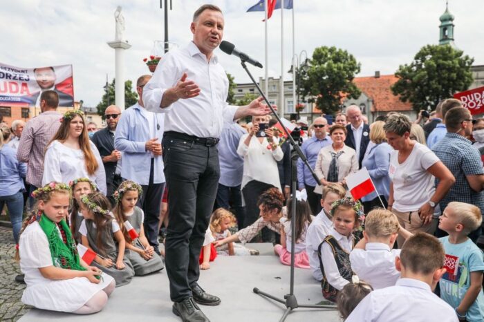wybory prezydenckie 2020, andrzej duda, rafał trzaszkowski, wyborcy na wsi